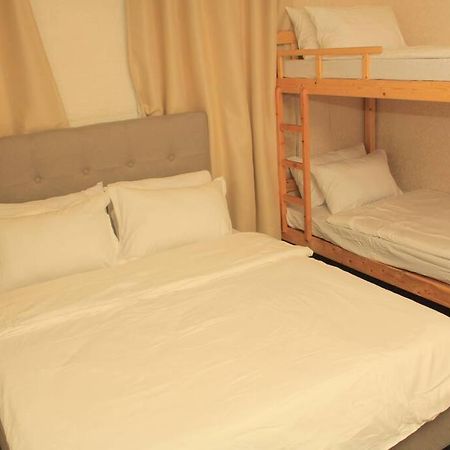 A2J Luxury 1Br Balcony Suite Near Venice Mall Bgc Манила Екстериор снимка