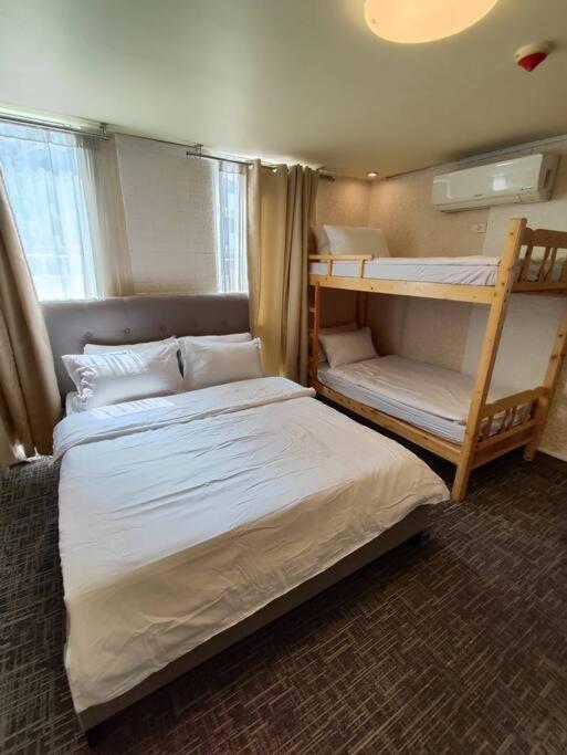 A2J Luxury 1Br Balcony Suite Near Venice Mall Bgc Манила Екстериор снимка