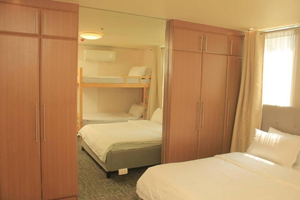 A2J Luxury 1Br Balcony Suite Near Venice Mall Bgc Манила Екстериор снимка