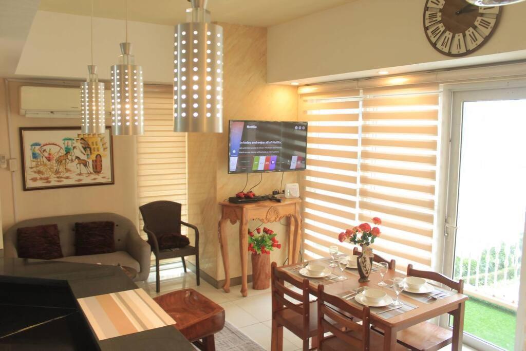 A2J Luxury 1Br Balcony Suite Near Venice Mall Bgc Манила Екстериор снимка
