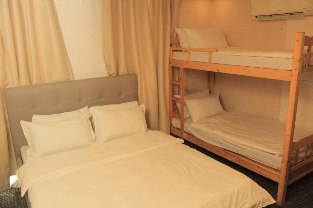 A2J Luxury 1Br Balcony Suite Near Venice Mall Bgc Манила Екстериор снимка