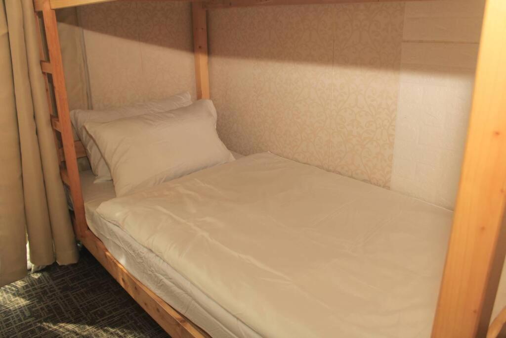 A2J Luxury 1Br Balcony Suite Near Venice Mall Bgc Манила Екстериор снимка
