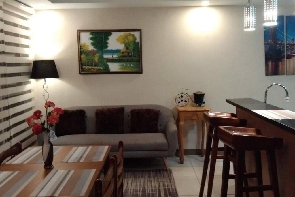 A2J Luxury 1Br Balcony Suite Near Venice Mall Bgc Манила Екстериор снимка