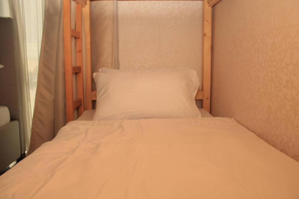 A2J Luxury 1Br Balcony Suite Near Venice Mall Bgc Манила Екстериор снимка