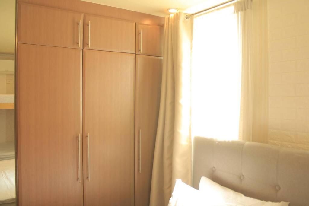 A2J Luxury 1Br Balcony Suite Near Venice Mall Bgc Манила Екстериор снимка